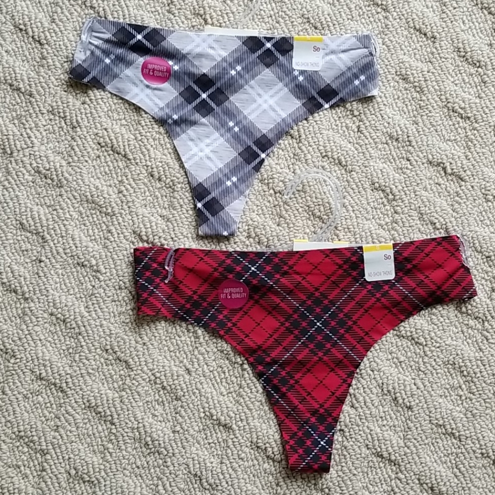 NWT Ladies No show thong panties-Small